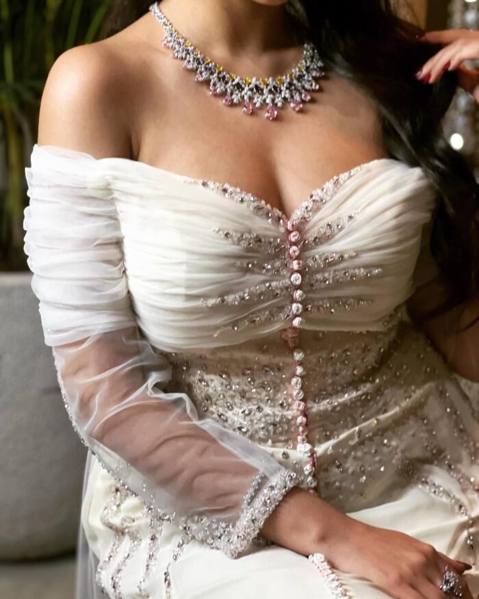 ⁦Luxury Touch Bridal Dress⁩ - الصورة ⁦2⁩